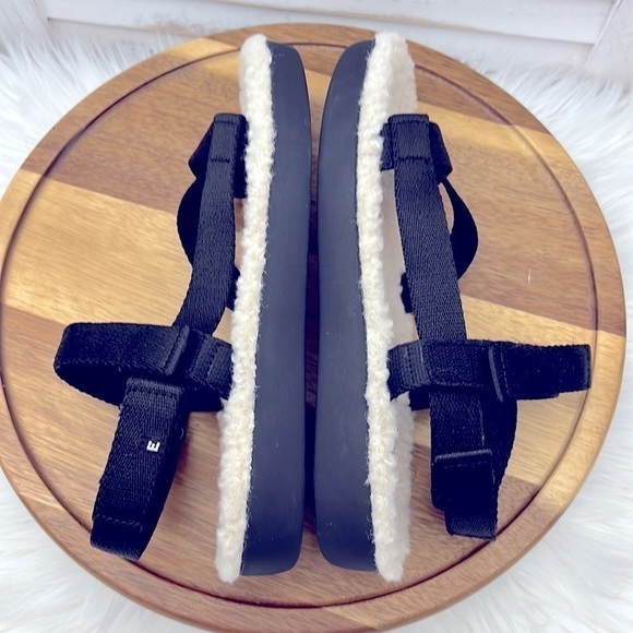 EVERLANE l The ReNew Teddy Sport Sandal In Black Size 6 New! - Picture 9 of 11